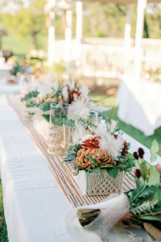 Wedding decor for an outdoor backyard wedding in Tennessee. 