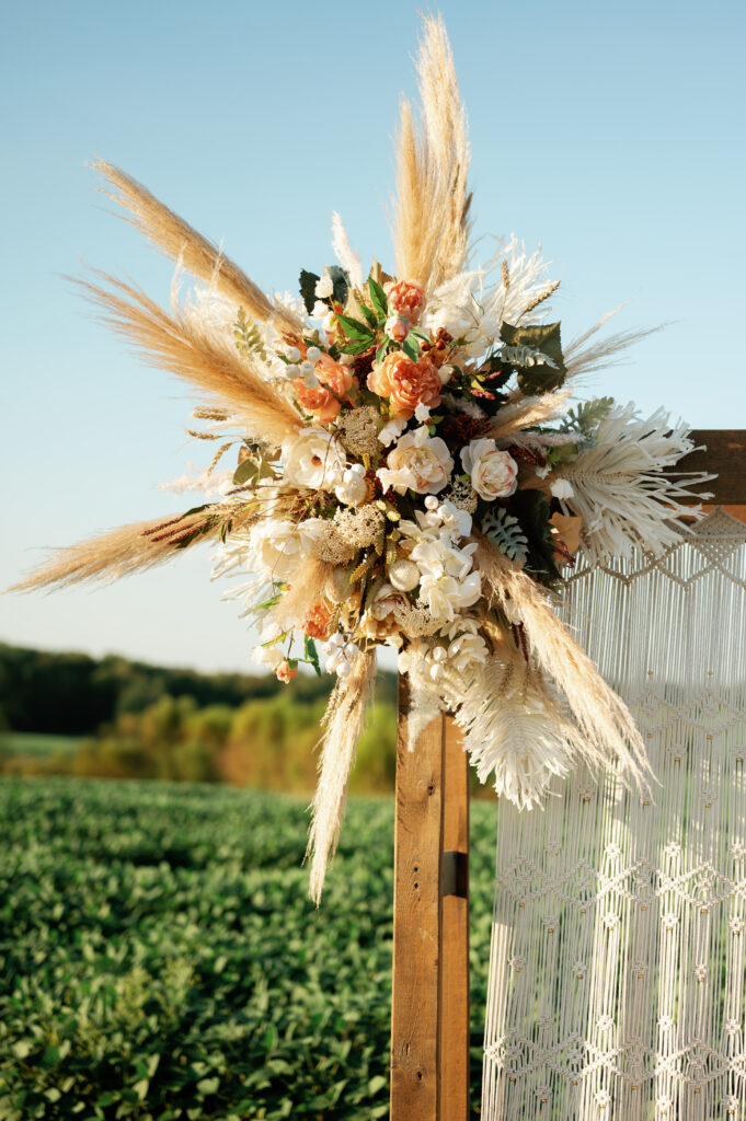 Wedding decor for an outdoor backyard wedding in Tennessee. 