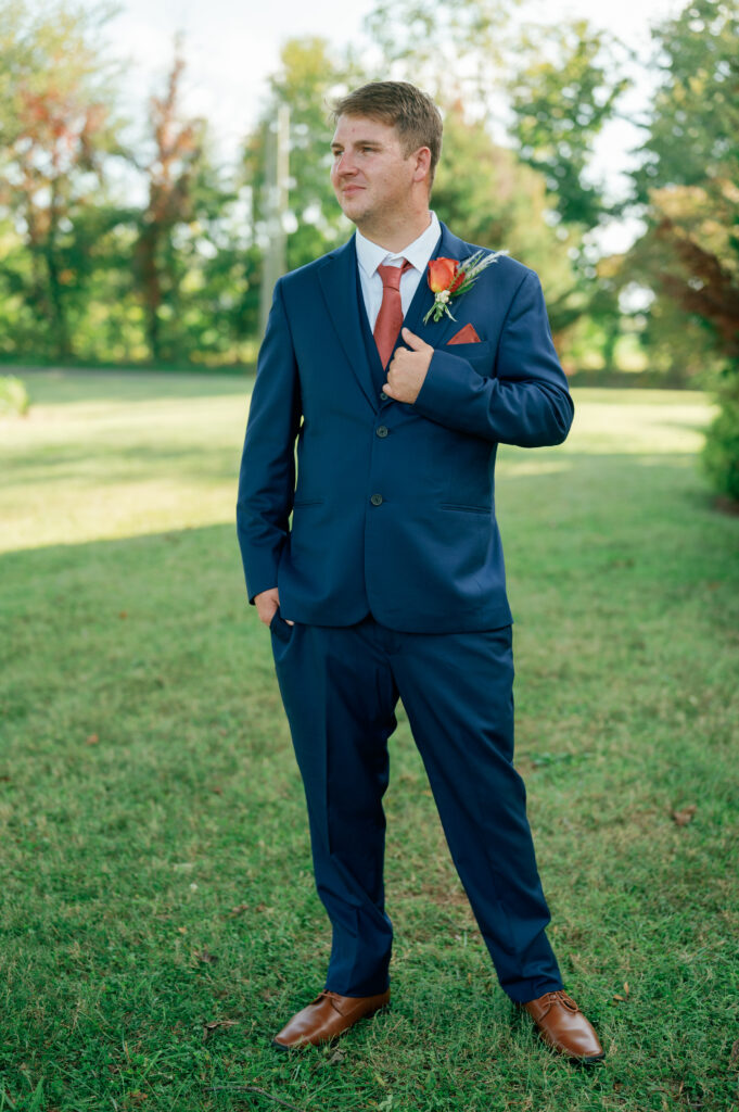 Groom preparing for his Nashville Wedding